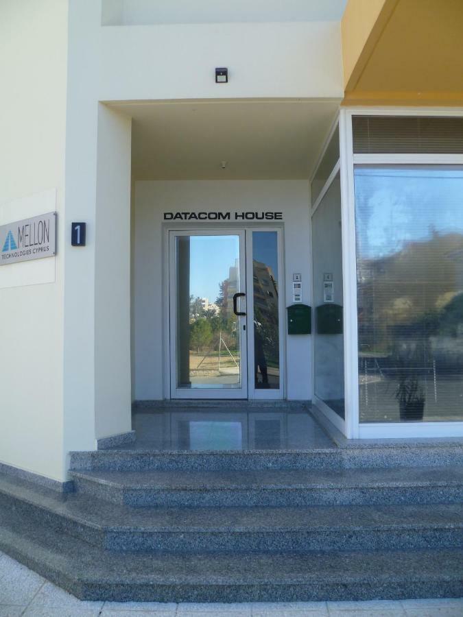 Datacom Guest House Никосия Экстерьер фото